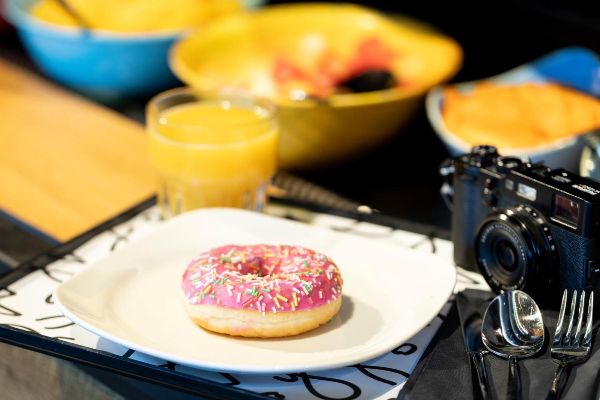 Hotel Moxy Milan Linate Airport Segrate Esterno foto
