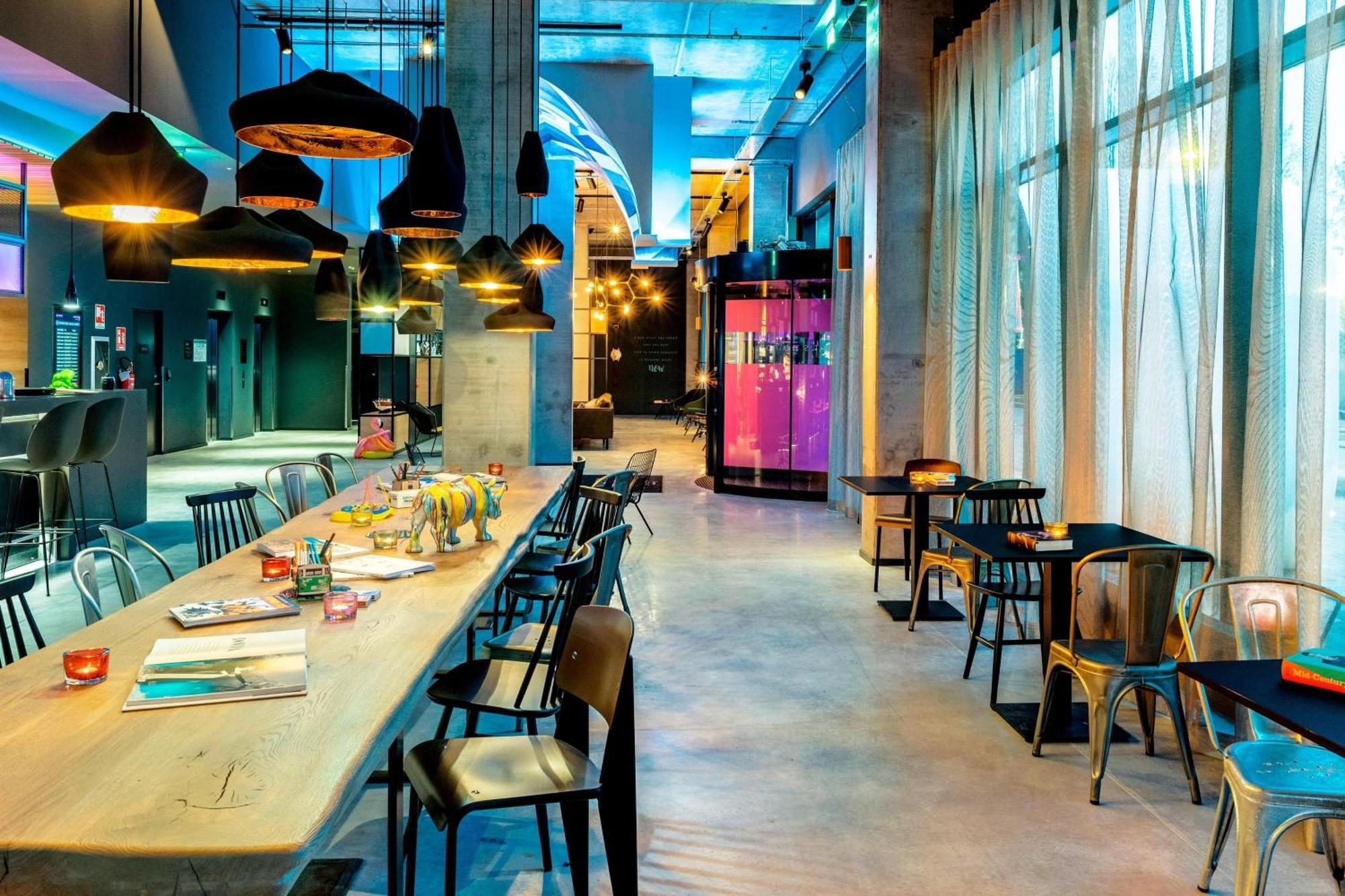 Hotel Moxy Milan Linate Airport Segrate Esterno foto