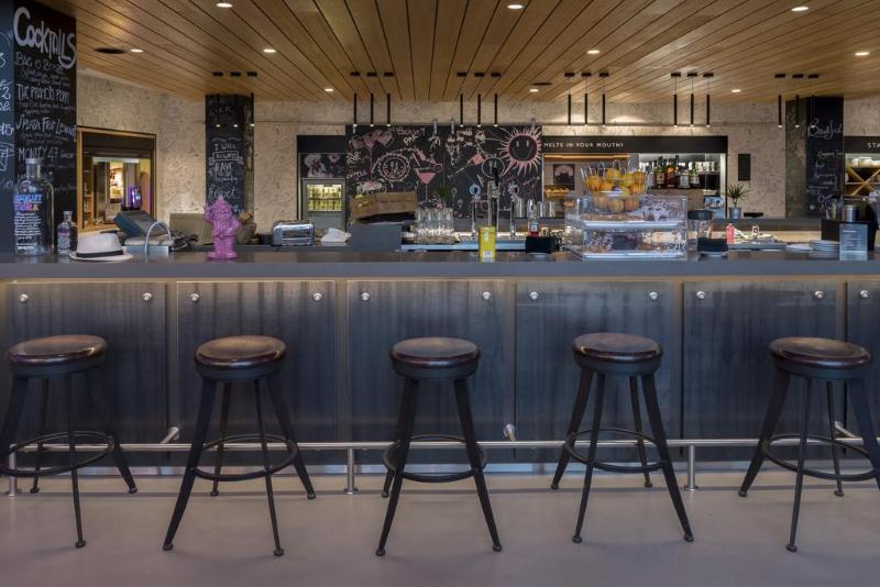 Hotel Moxy Milan Linate Airport Segrate Esterno foto