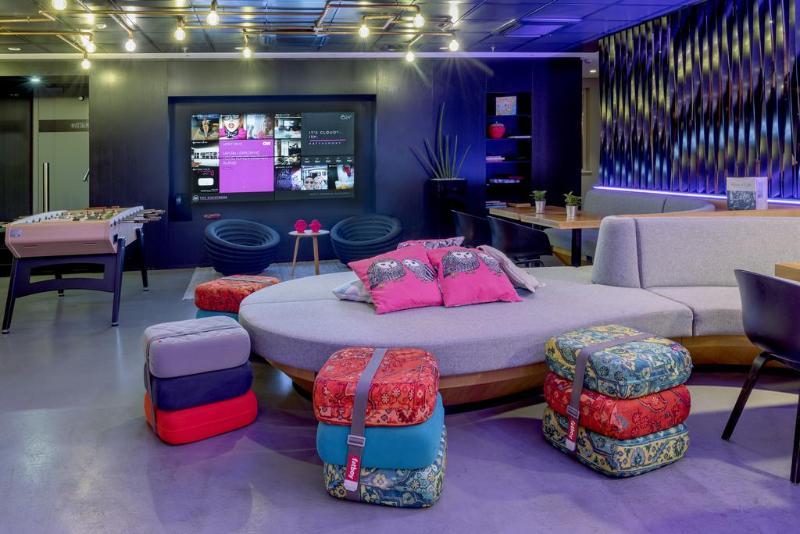 Hotel Moxy Milan Linate Airport Segrate Esterno foto
