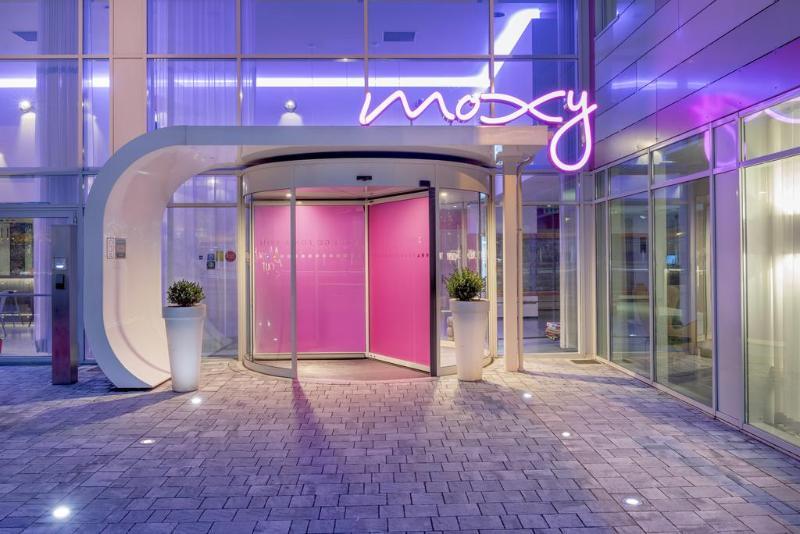 Hotel Moxy Milan Linate Airport Segrate Esterno foto